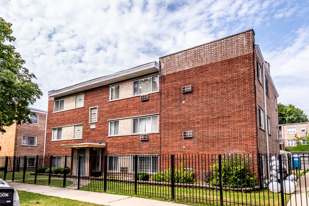 8326-8332 S Ellis Ave Image 9