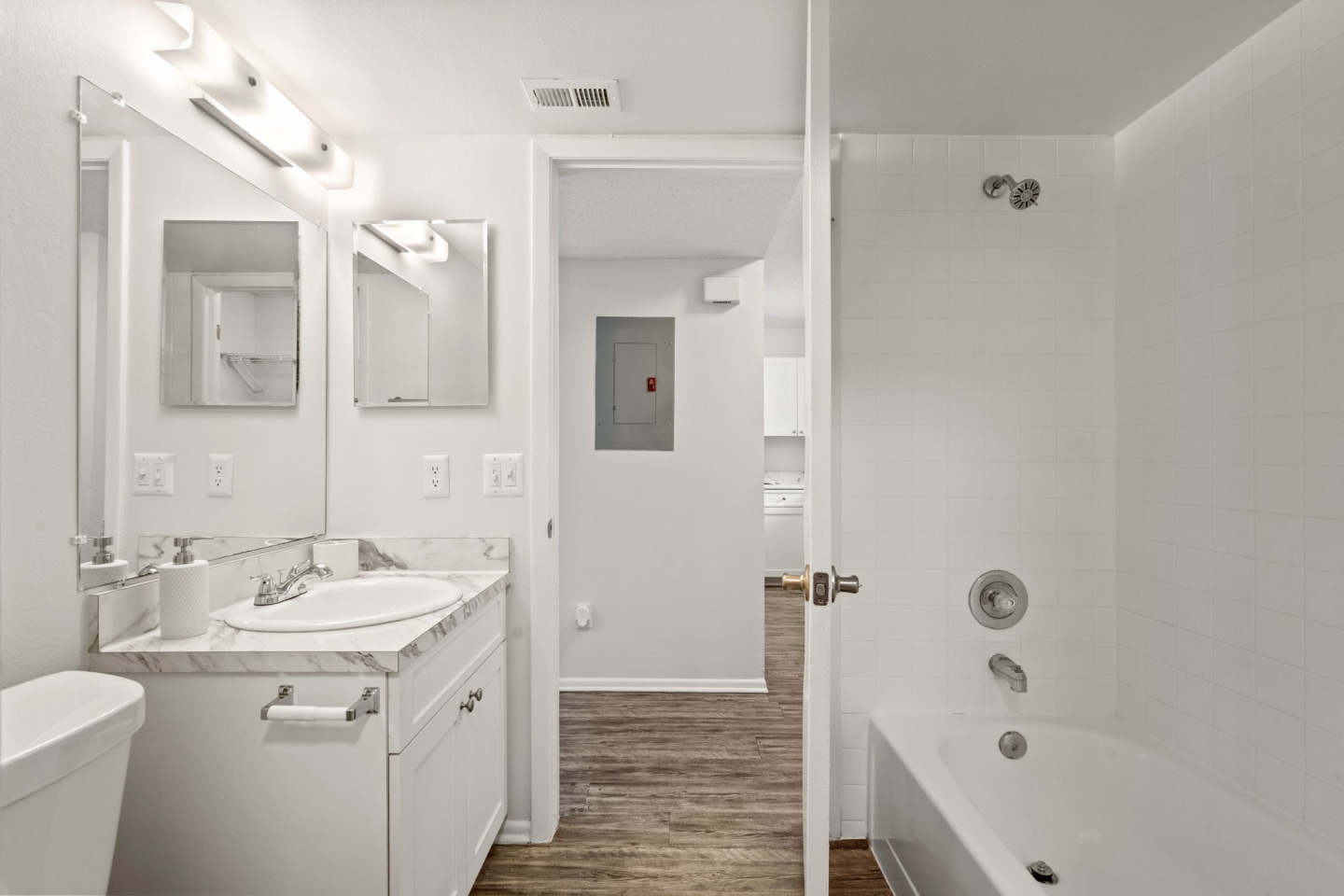 Diamond Oaks Villas Image 3