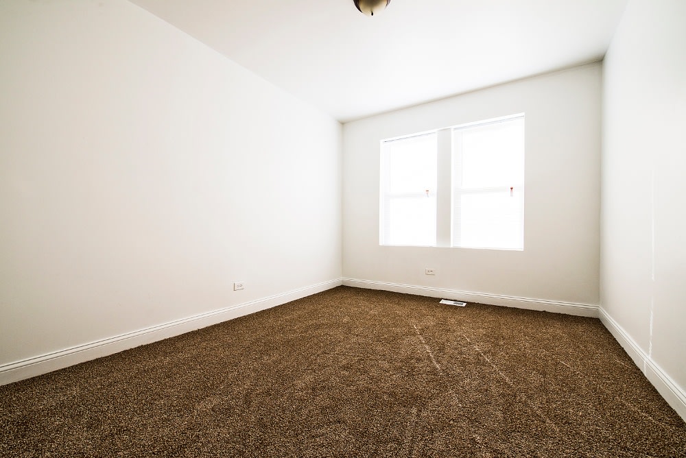 310 N Menard Image 10