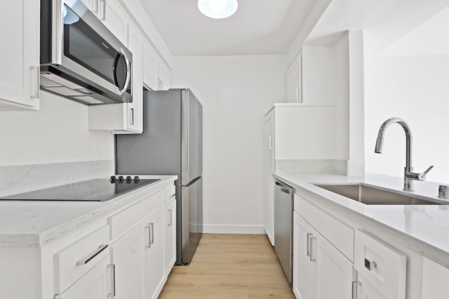 1442 Brockton Apartments Image 3