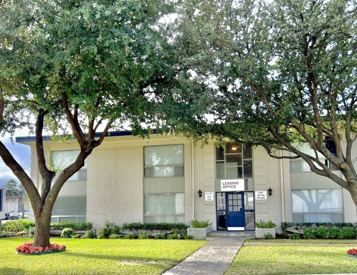 Fairfax Apartments Image 10