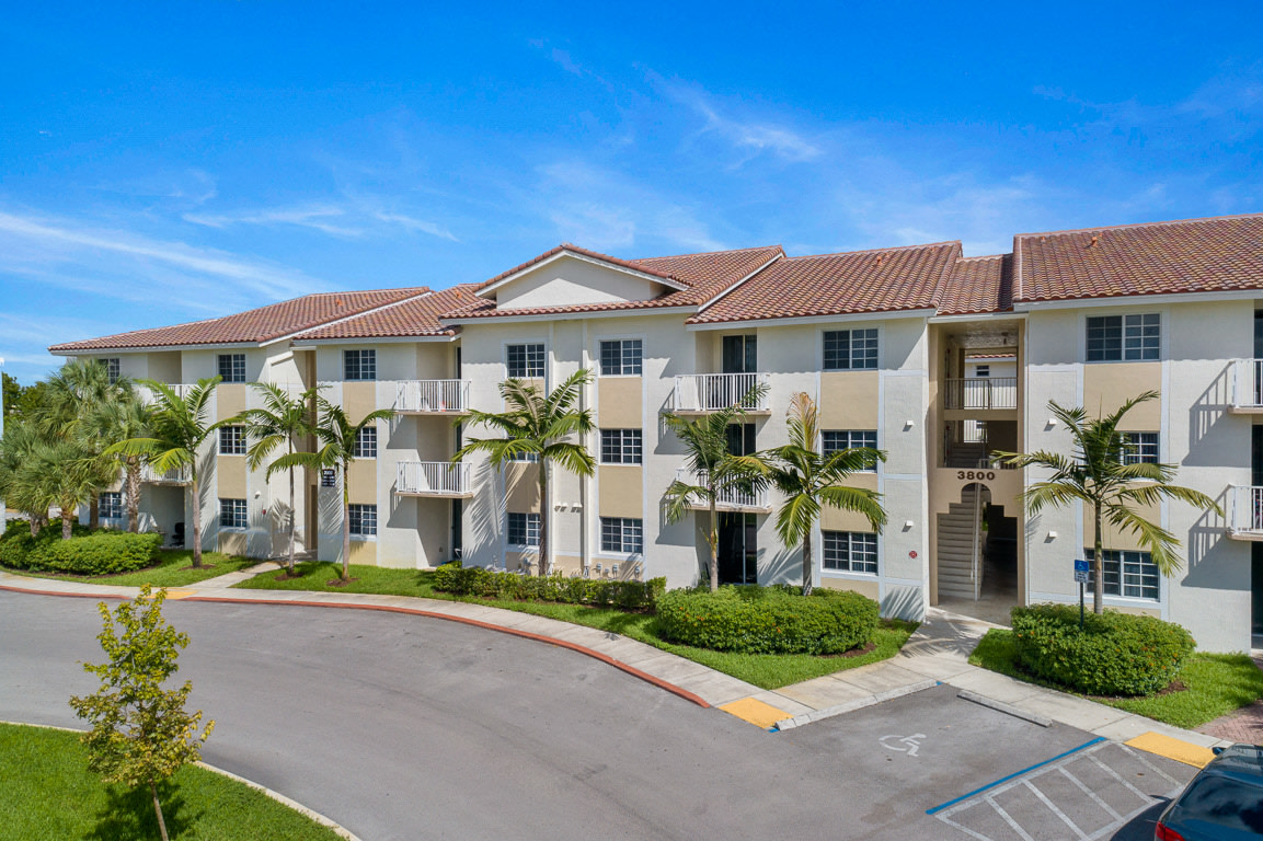 Legacy at Davie Image 2