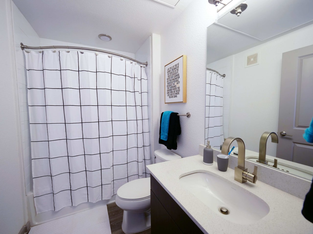 Liv+ Arlington - Student Housing Image 34