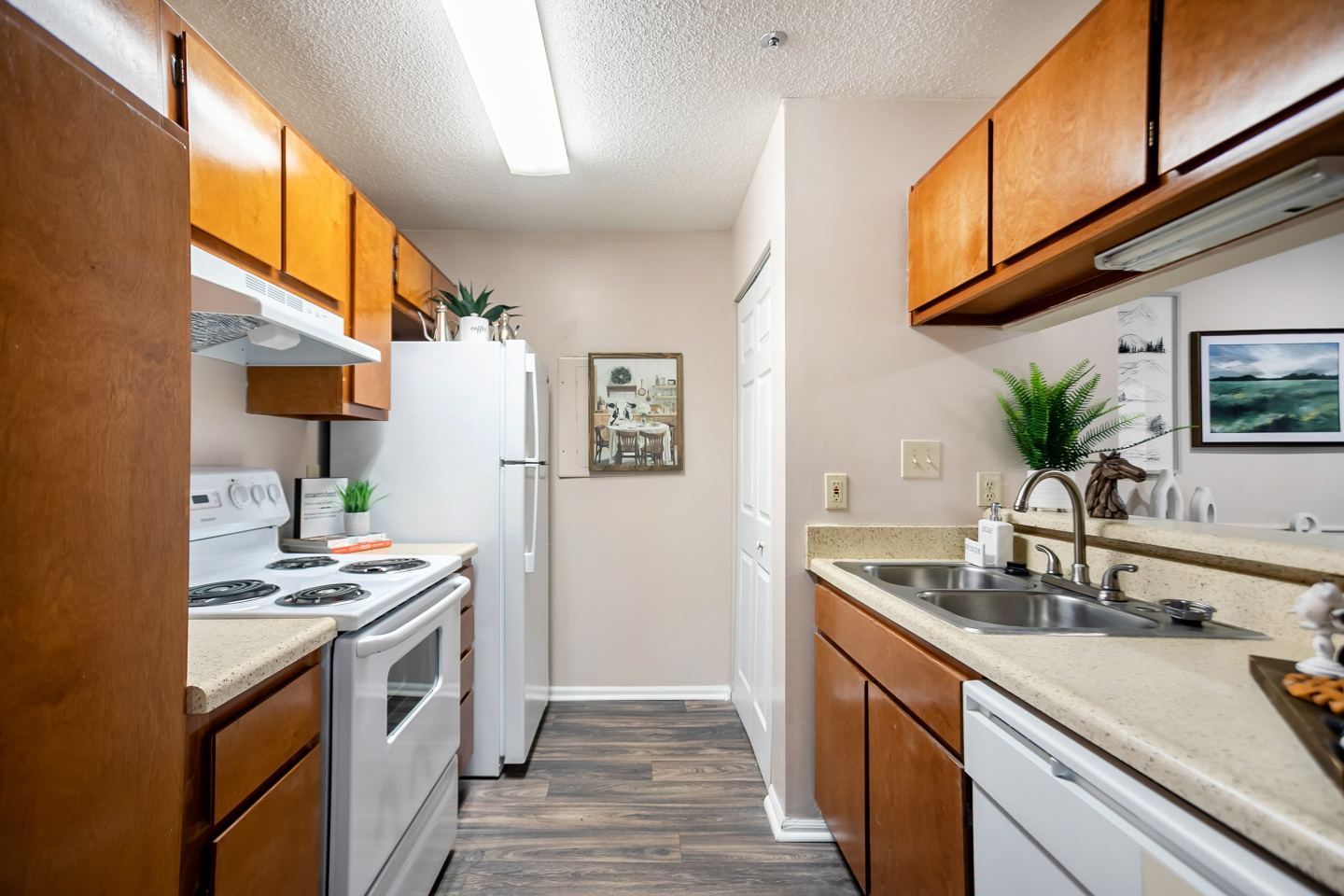 Brook Valley Apartments Image 10