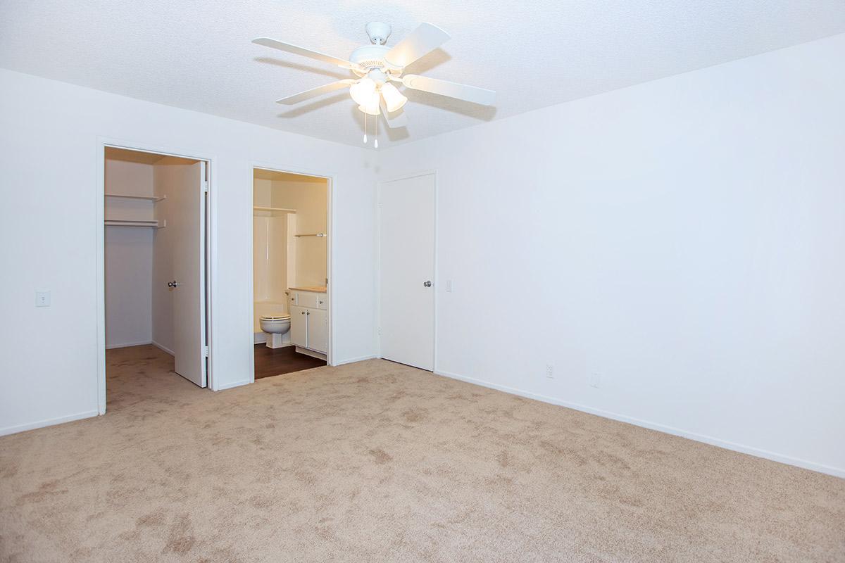 Highland Creek Apartment Homes Image 40