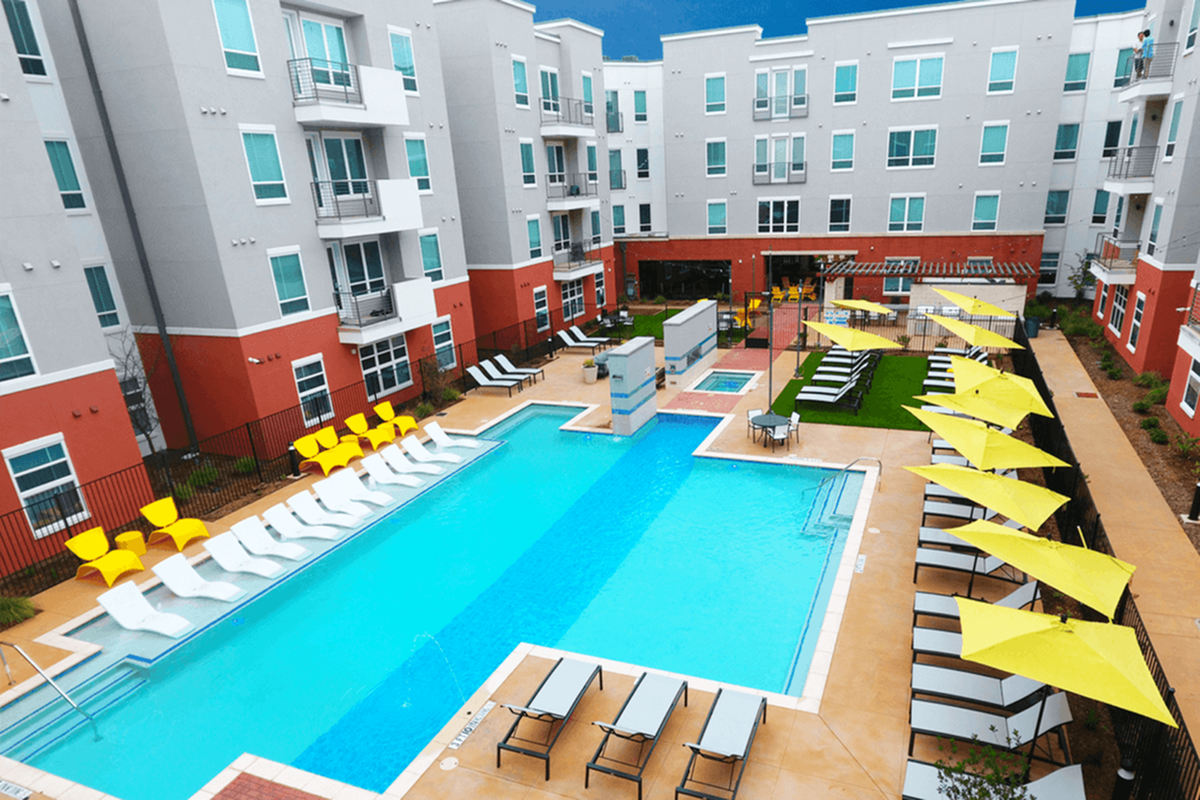 Liv+ Arlington - Student Housing Image 9