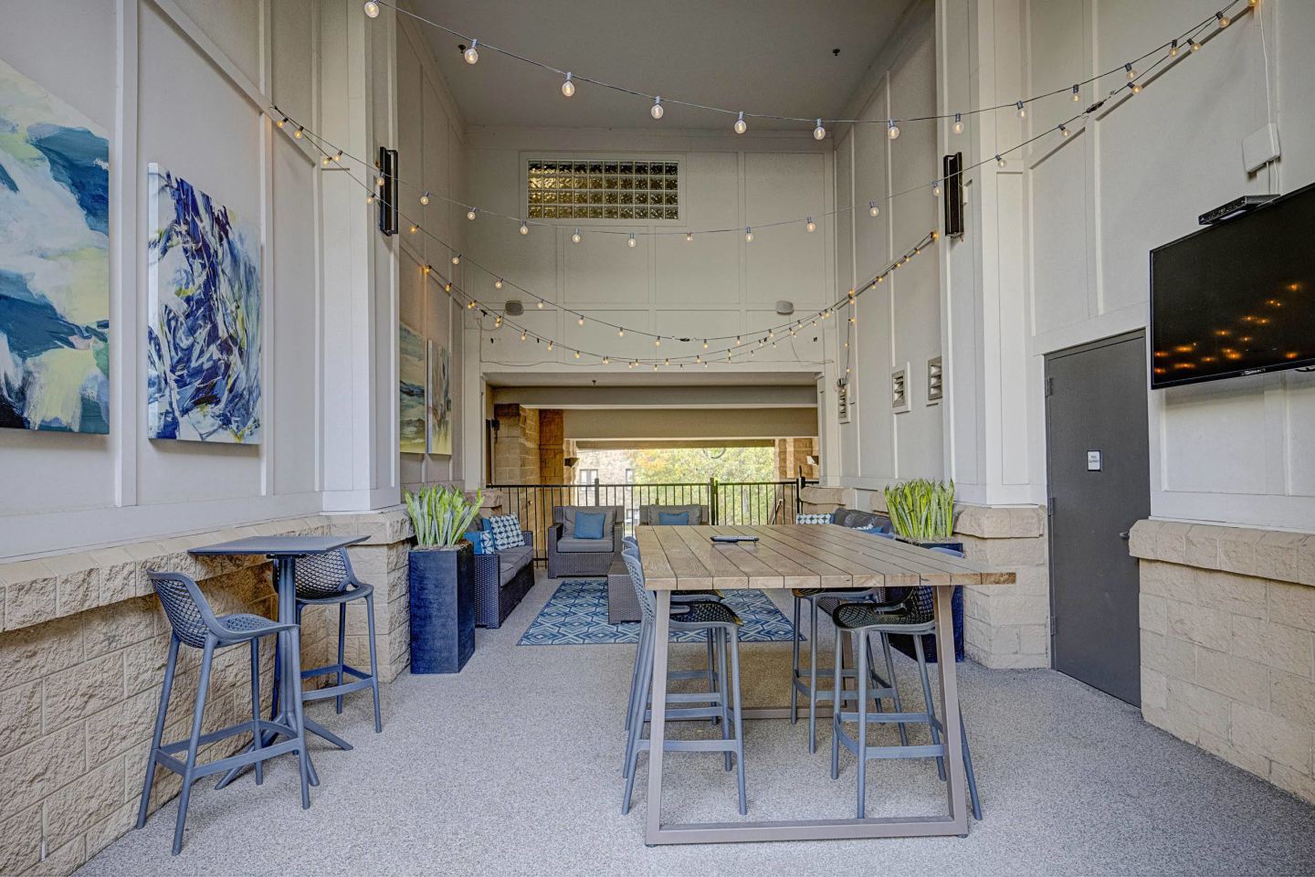 712 Tucker Image 59