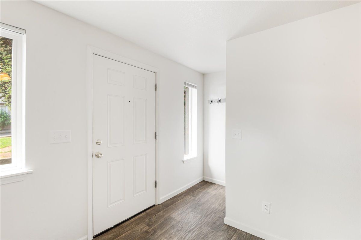 Lincoln Townhomes Image 6