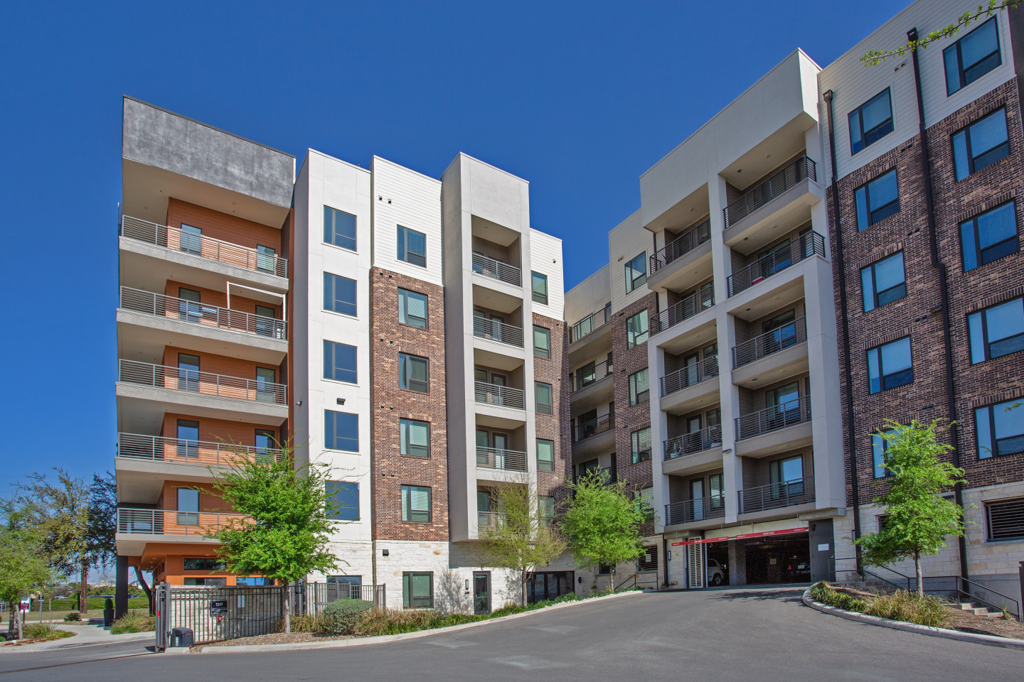 Addison Medical Center Apartments Image 26