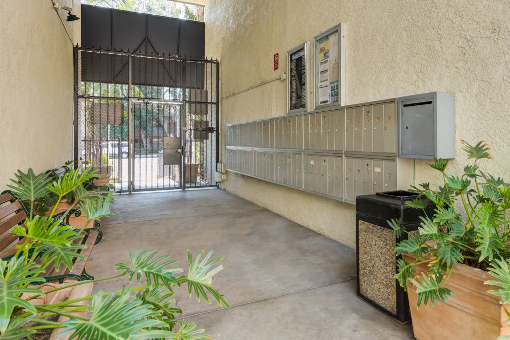 Parthenia Terrace Apartments Image 39