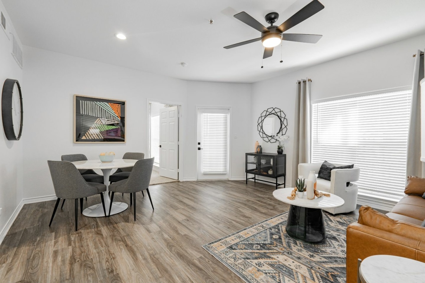 9th St Apartment Image 8