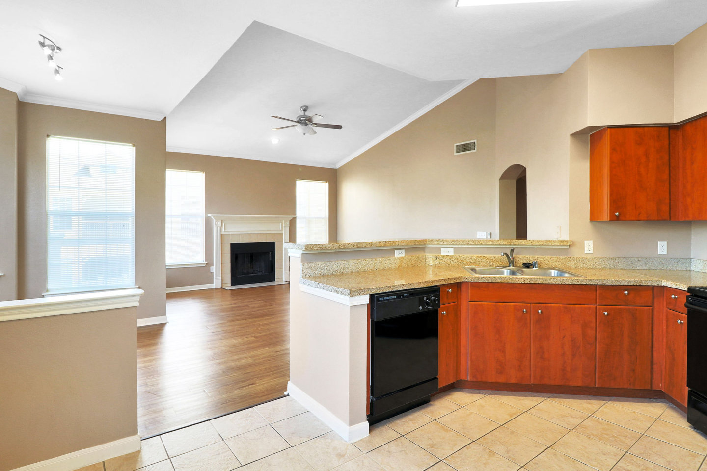 Stone Manor Image 51