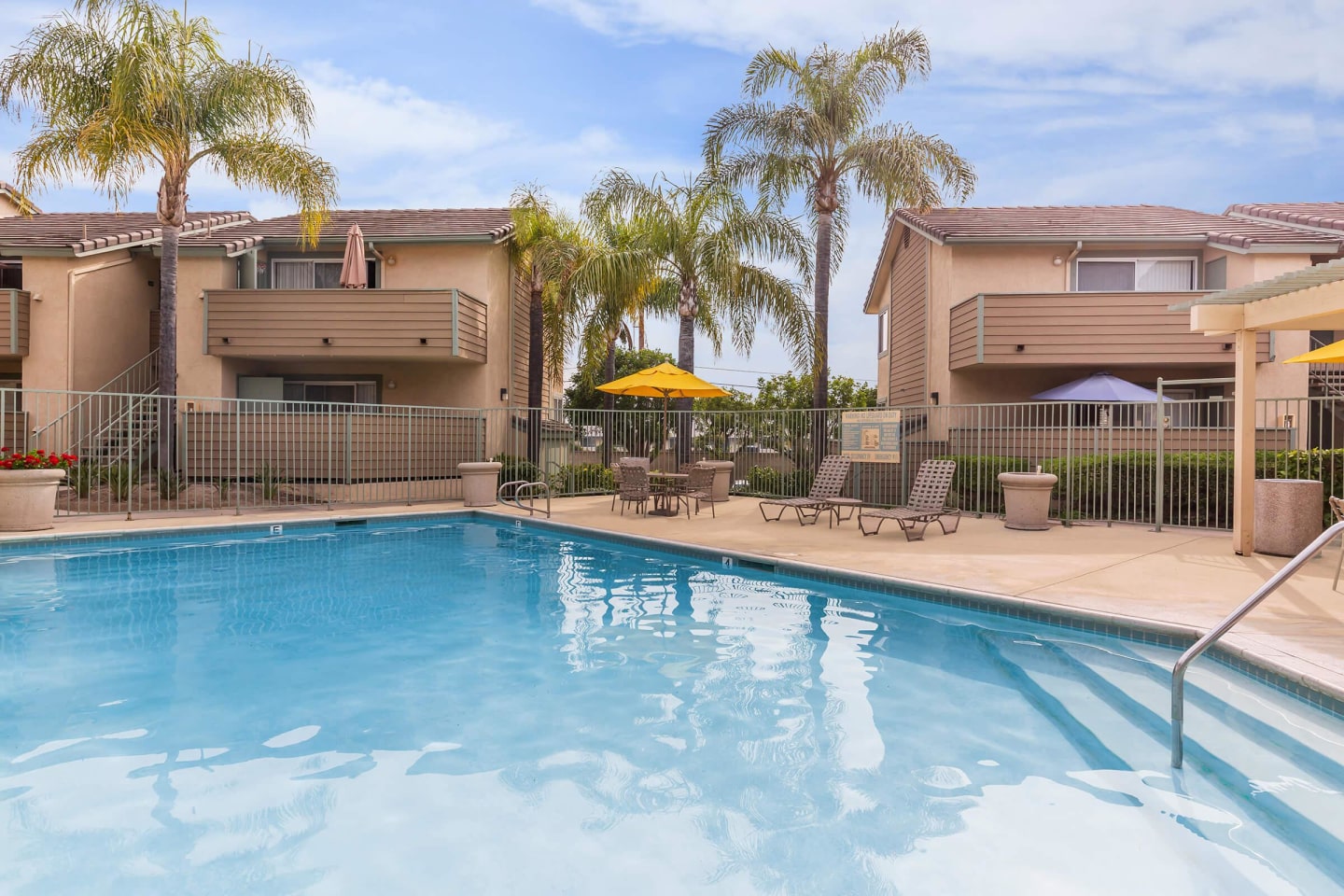 Windrose Apartments Image 3