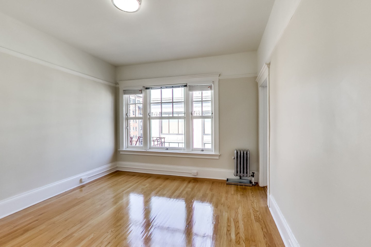 990 Geary Image 1