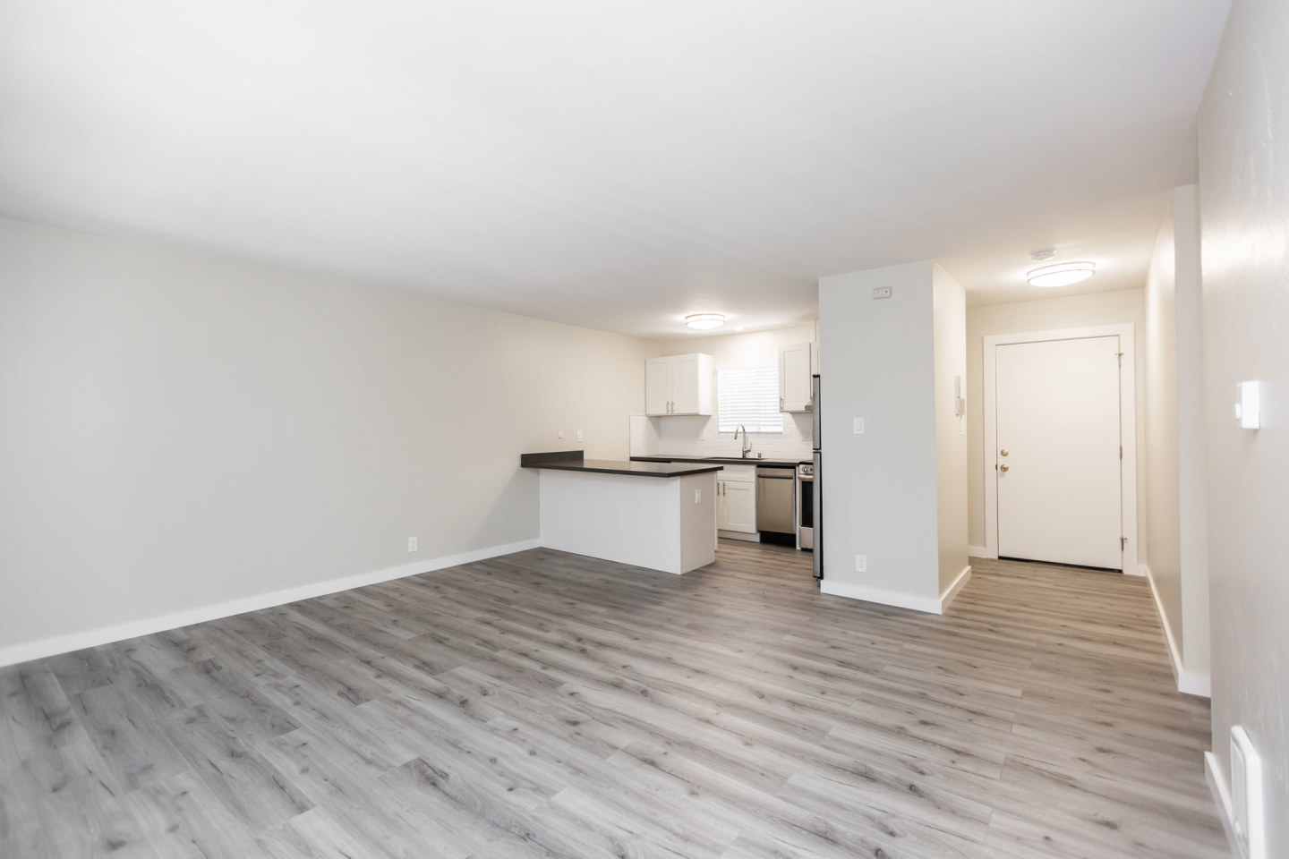 472 Jean Street Image 6