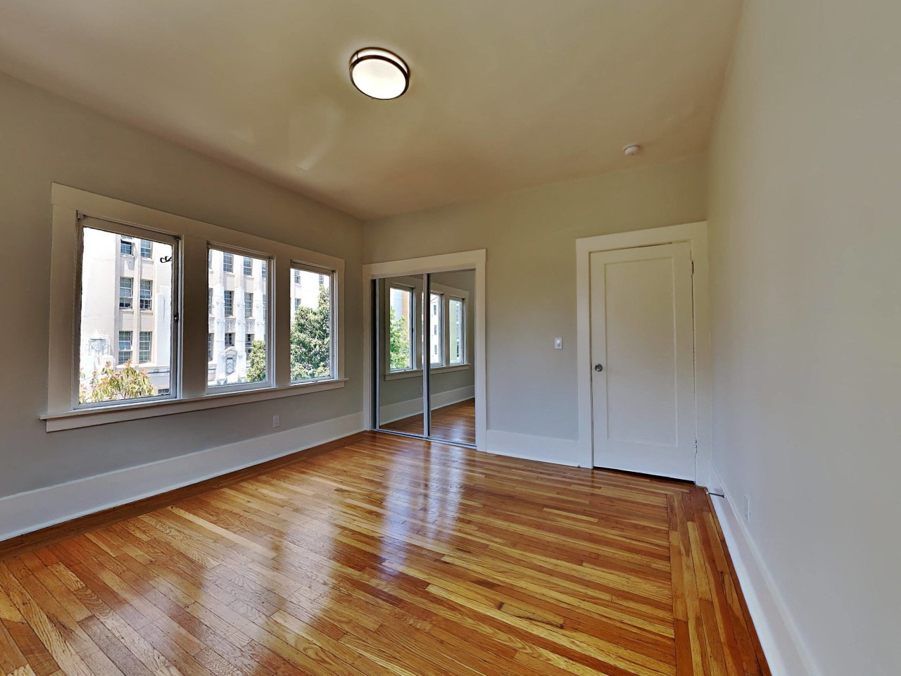 1428 Jackson Image 4
