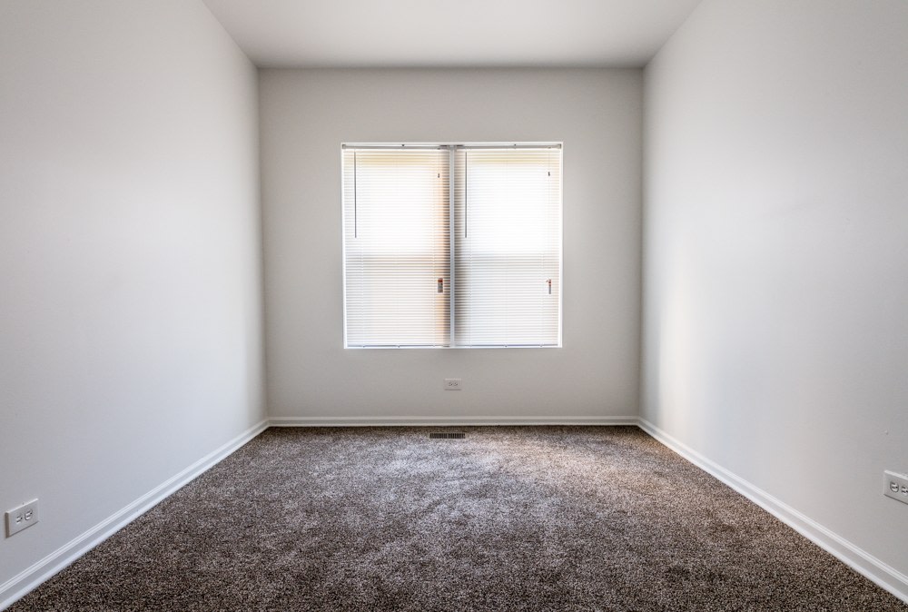 7846 S Saginaw Ave Image 3