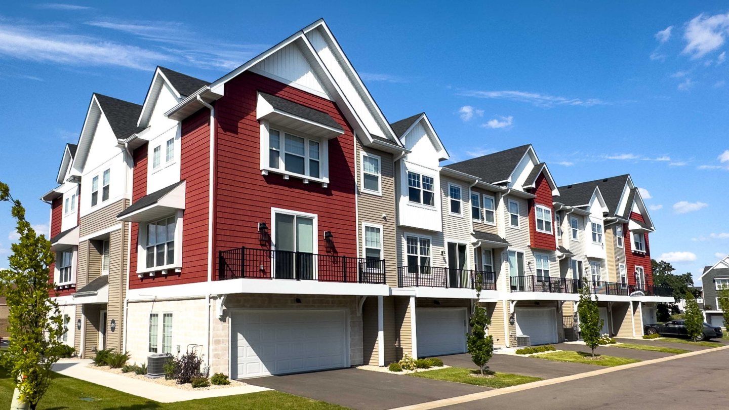 Field & Grove Townhomes of Champlin Image 43