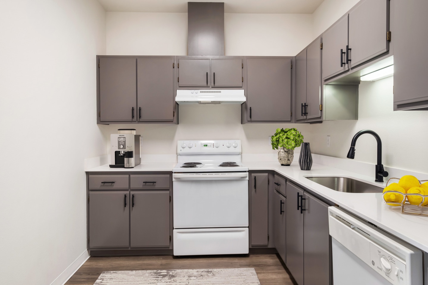 Shoreline Village Apartment Homes Image 35