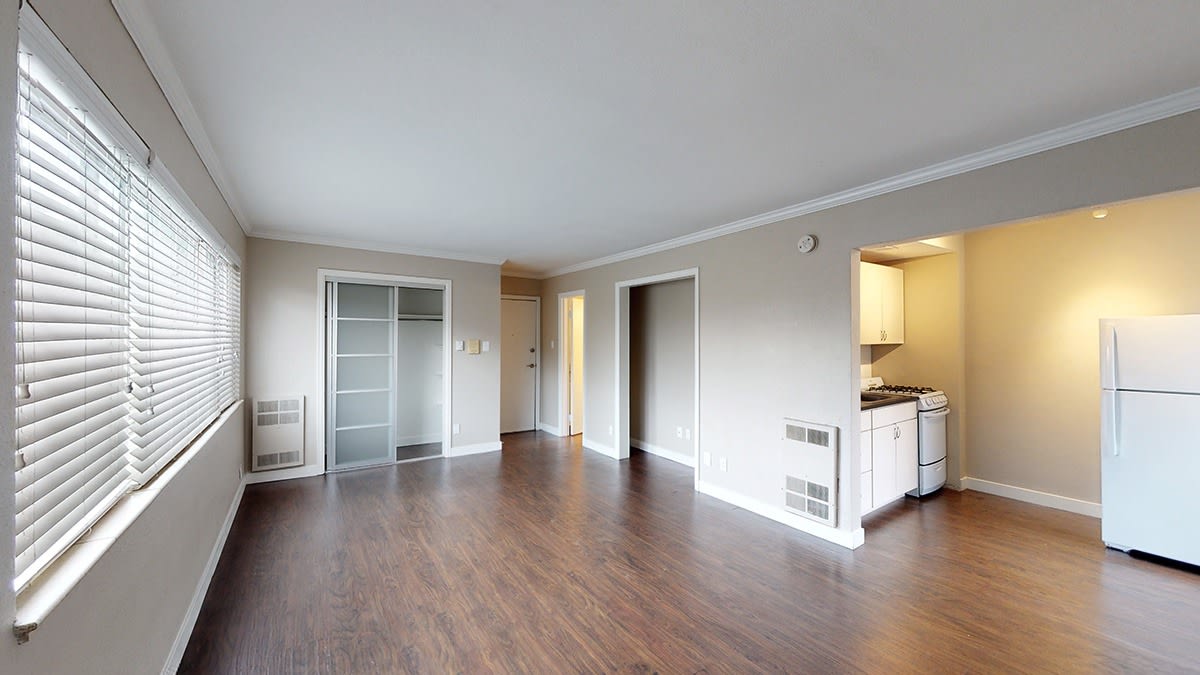 Kent Apartments Image 14