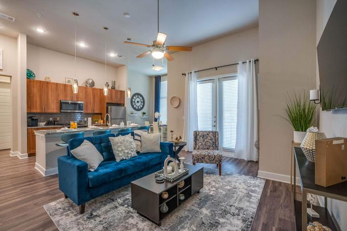 Luxia Craig Ranch Image 4