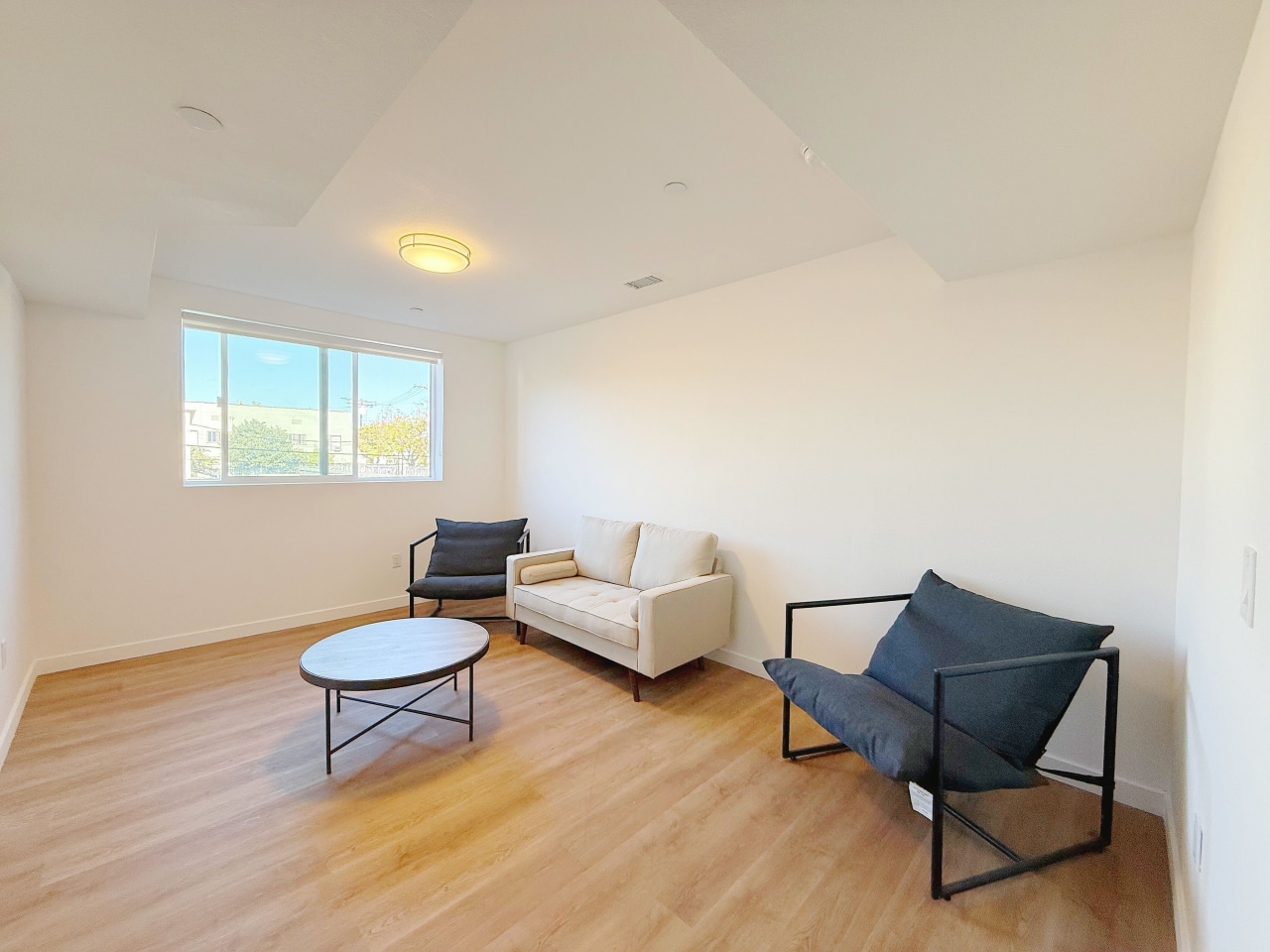 2642 Brighton Avenue - Co-Living Image 3