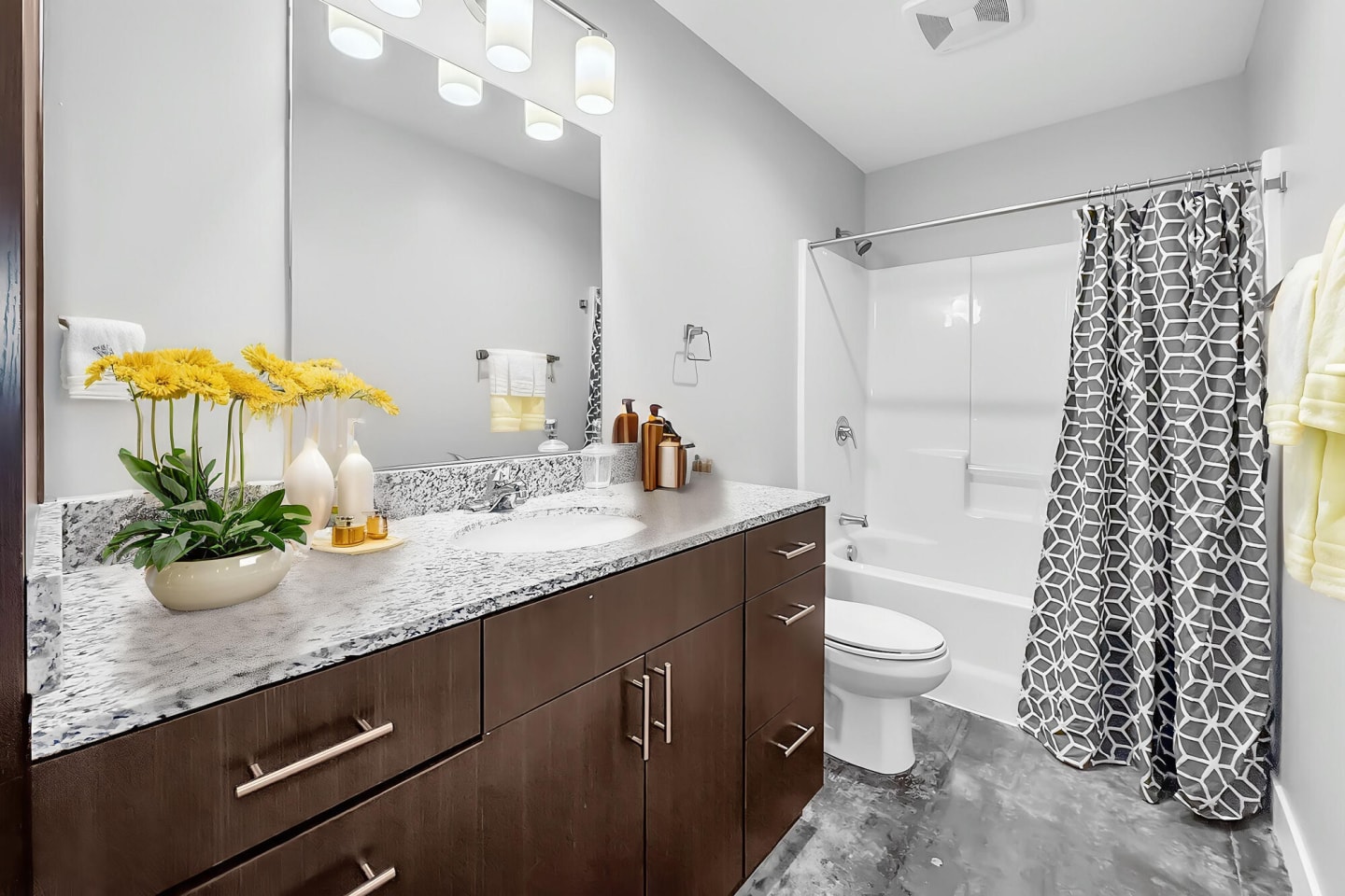 R & T Lofts Image 6
