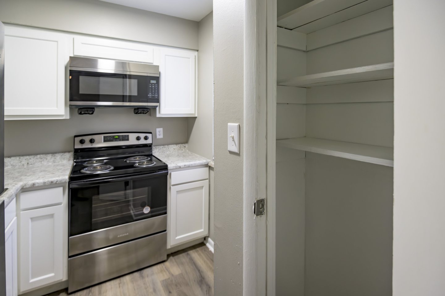 Freeman Apartments Image 9