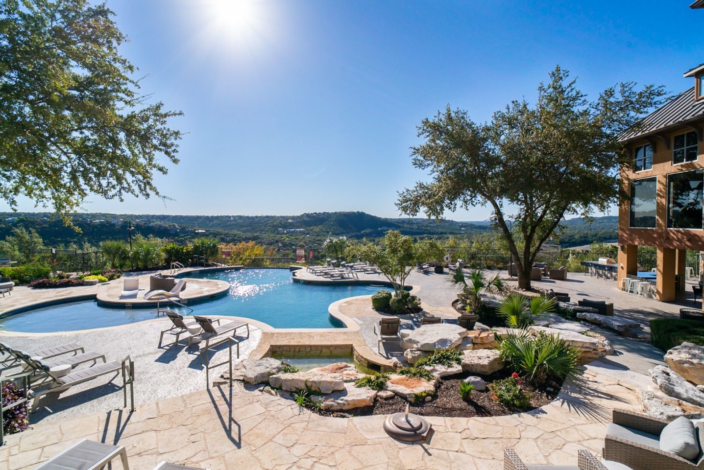 10X Living Grandview Image 22