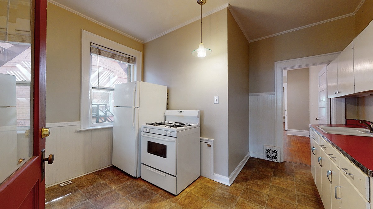 1360 Franklin Image 16