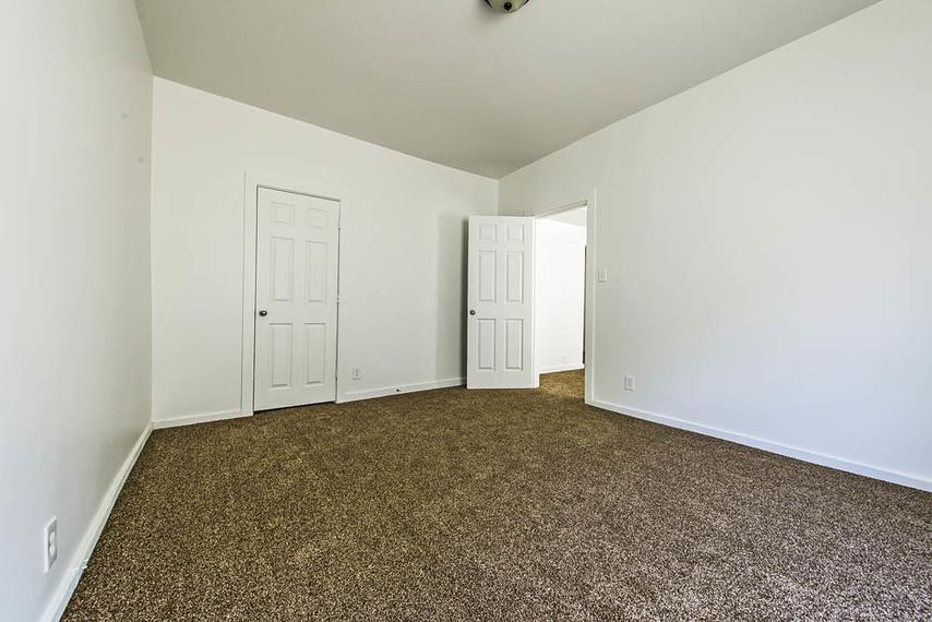 7135 S Blackstone Image 4