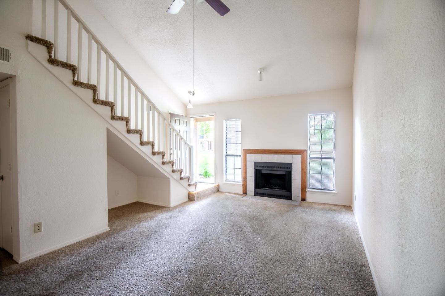 Waterford Place Apartments & Townhomes Image 12