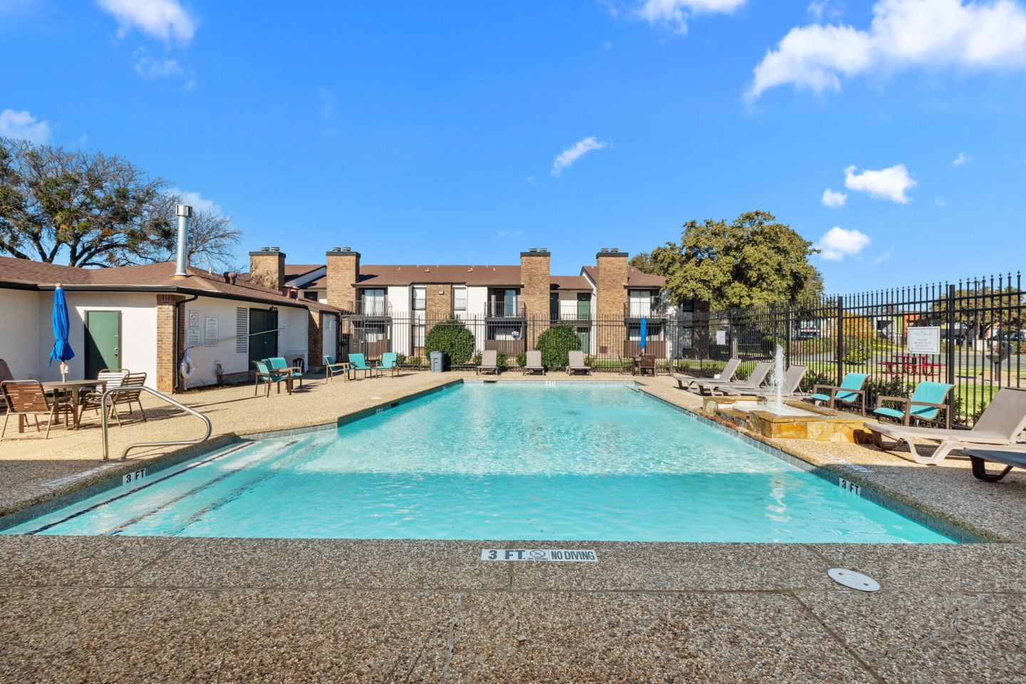 Pine Oaks Image 25
