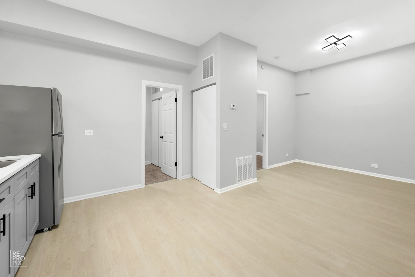 2542 S Trumbull Image 4