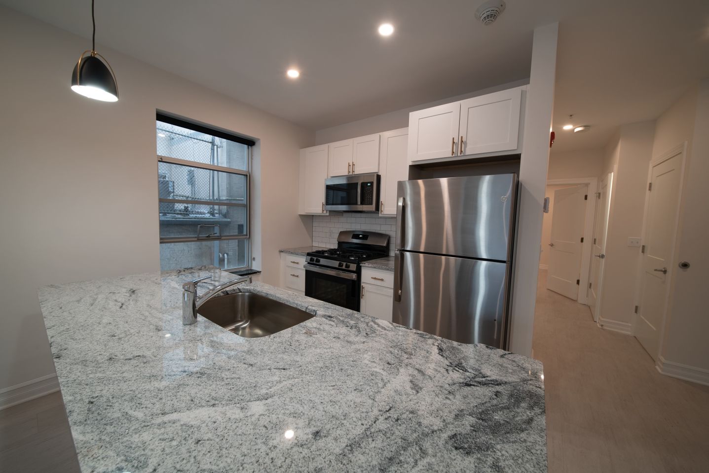 Walcot Apartments at 257 Elmwood Image 7