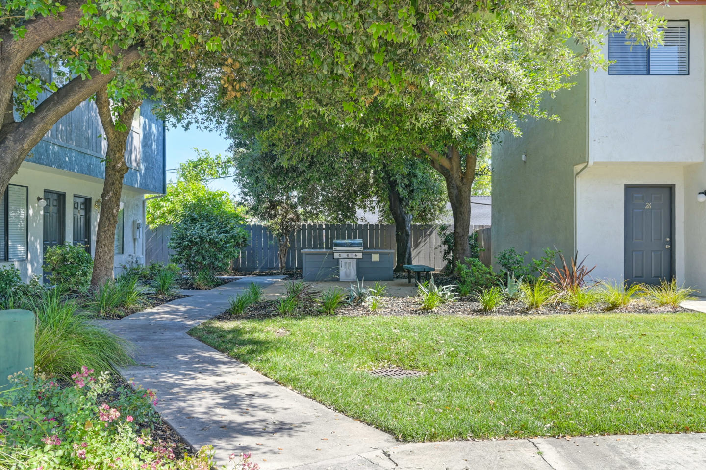Townhomes at 201 Image 11
