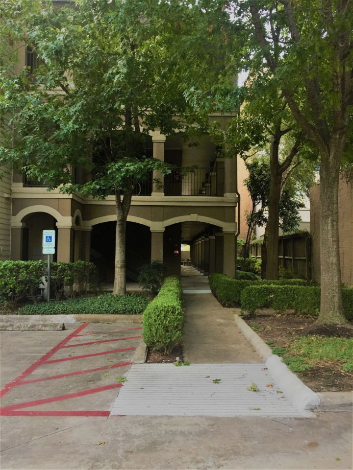 The Plaza at River Oaks Image 8