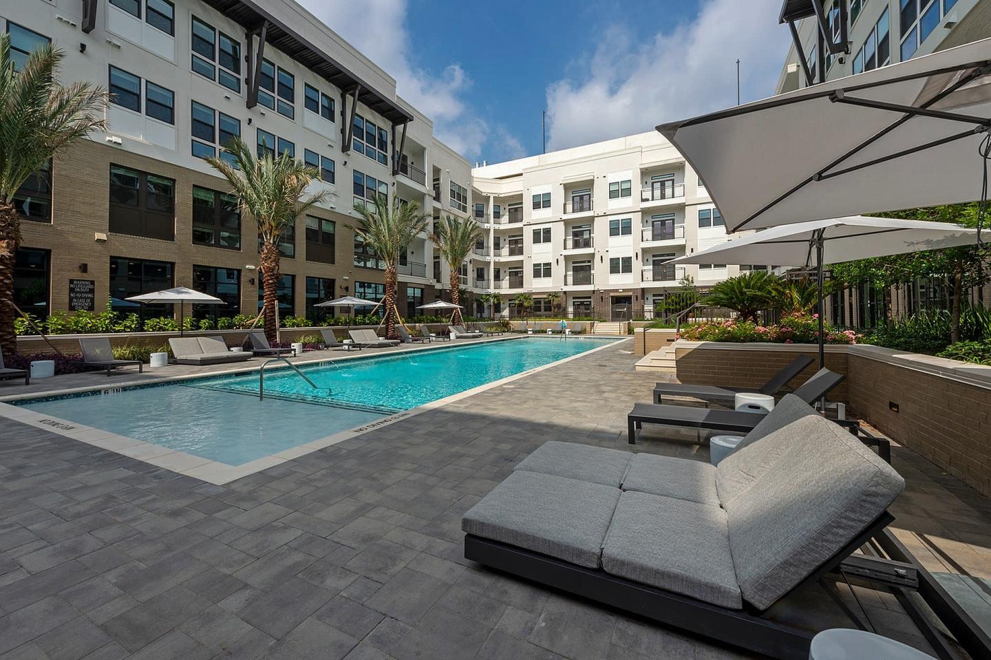 The Rosslyn at Garden Oaks Image 2