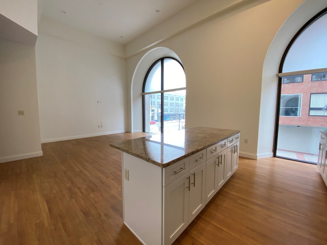 Red Oak at 875 Elm Street Image 3