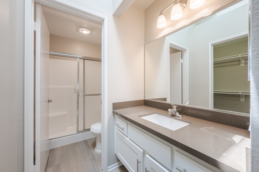 Harbor Pointe Apartments Image 2