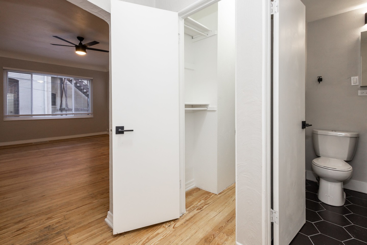 1030 Washington Image 14