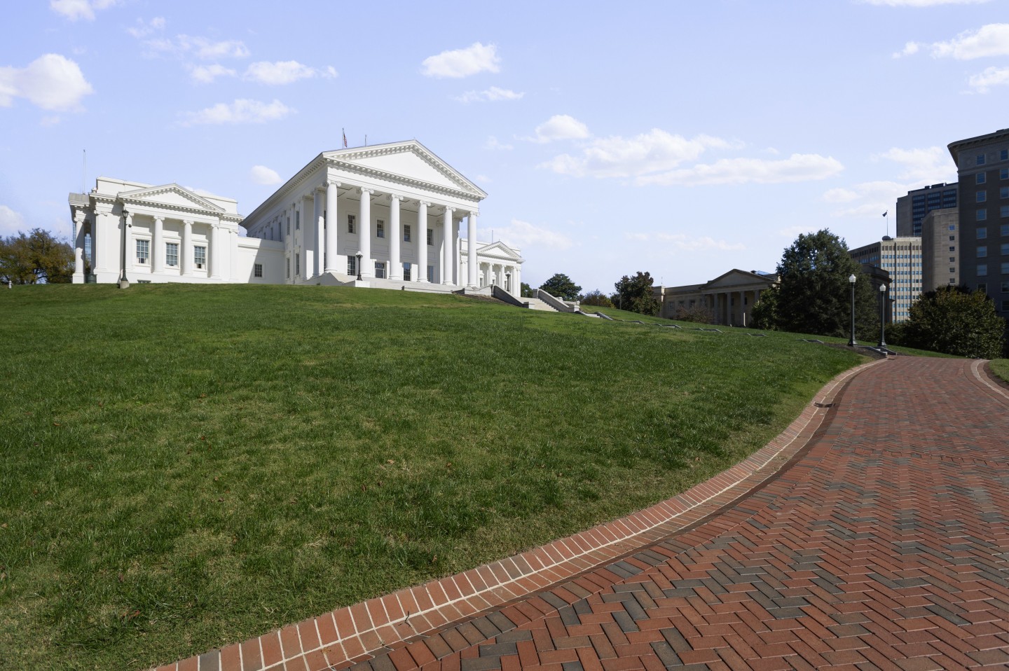 First National Apartments Image 9