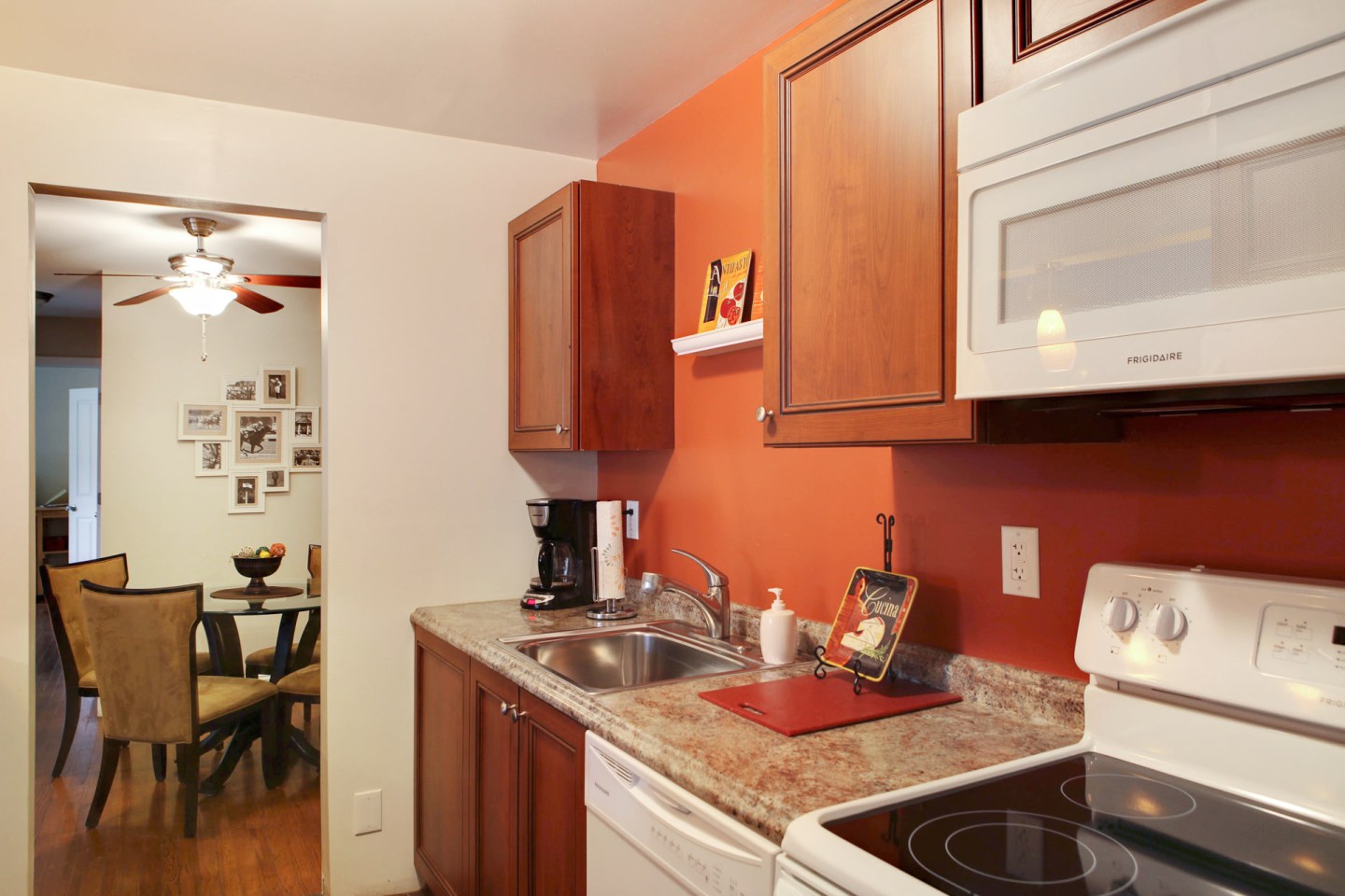 Saratoga Garden Apartments Image 8