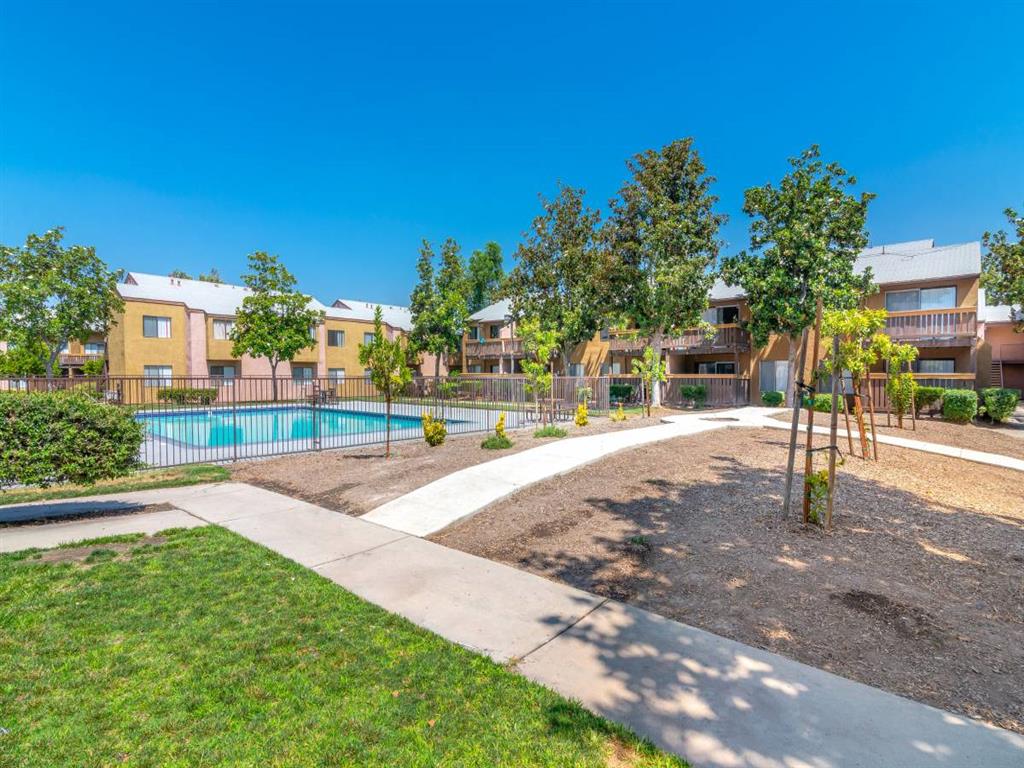 Ascot Park Apartments Image 5