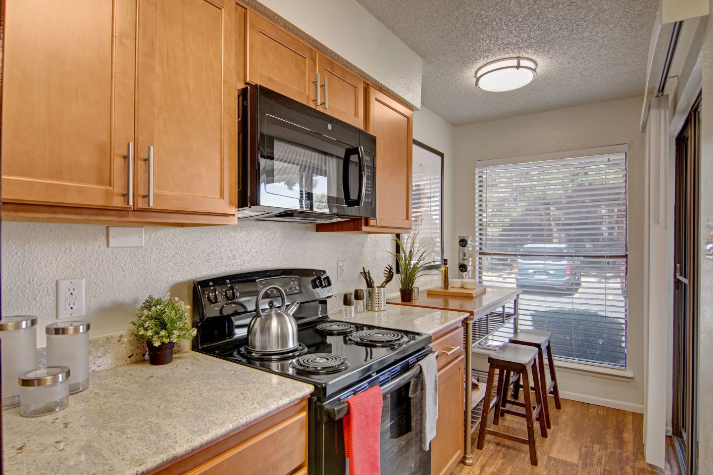 Motif Apartment Homes Image 3