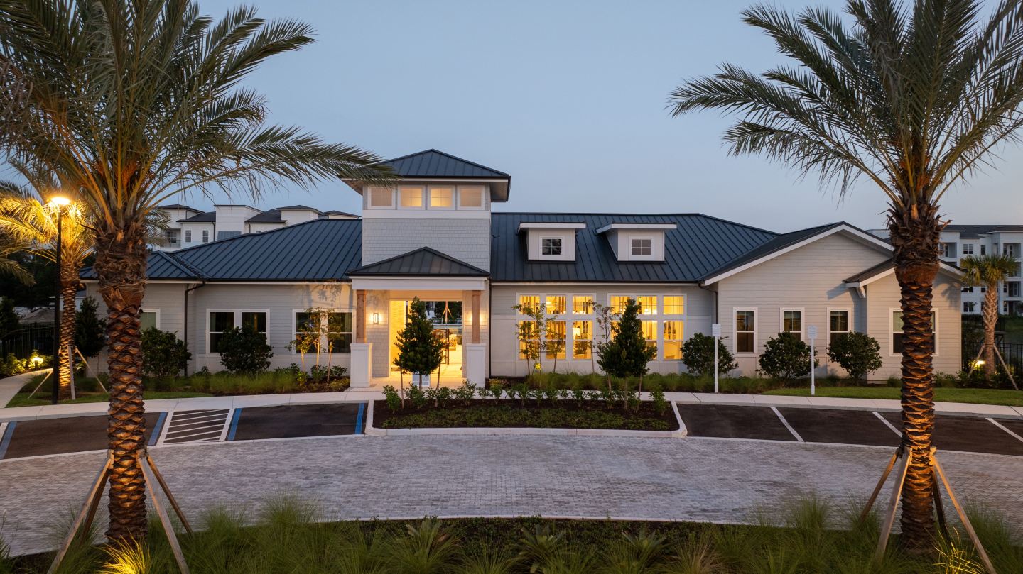 Aventon Meadows Image 8