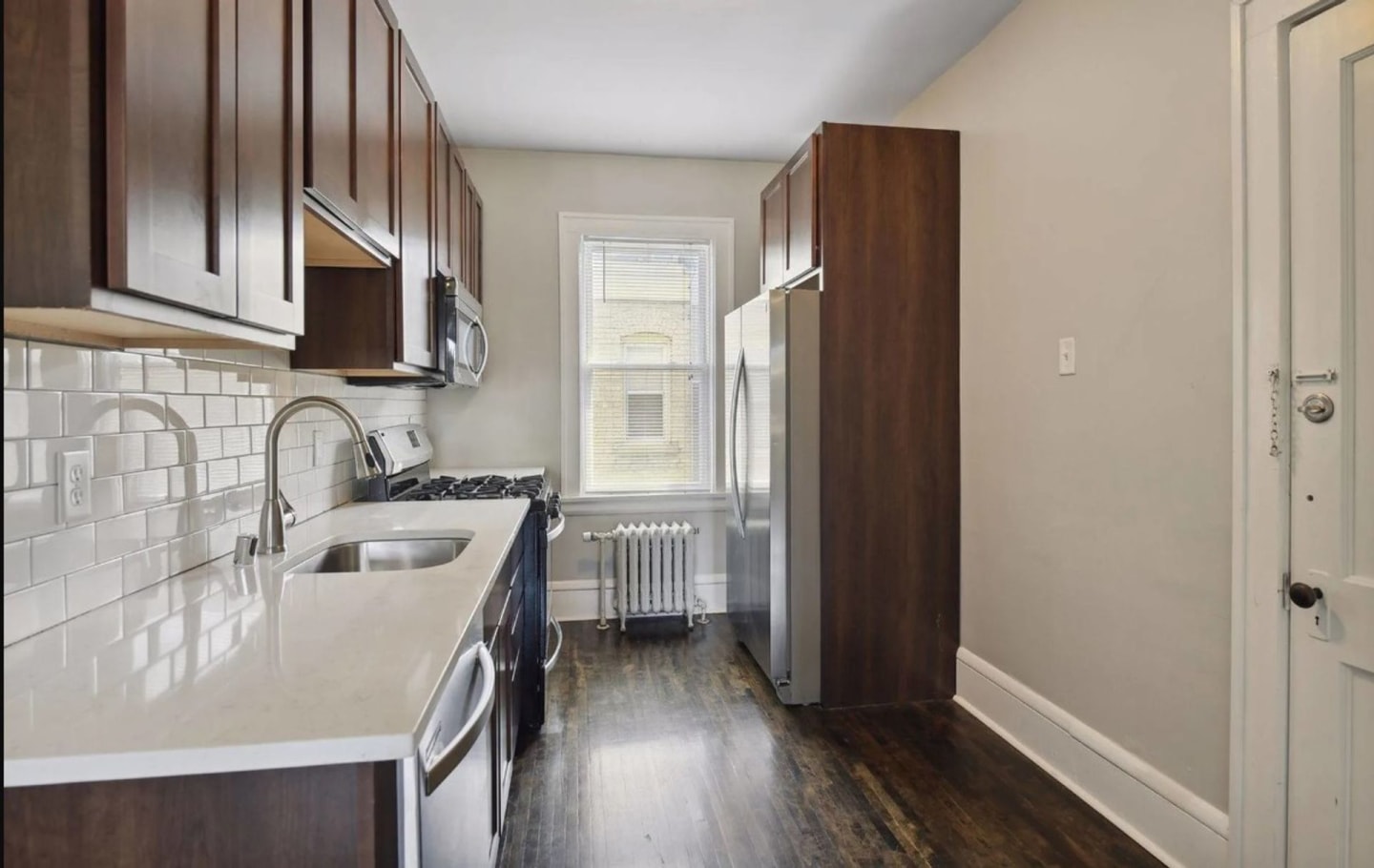 2901 James Avenue South Image 13