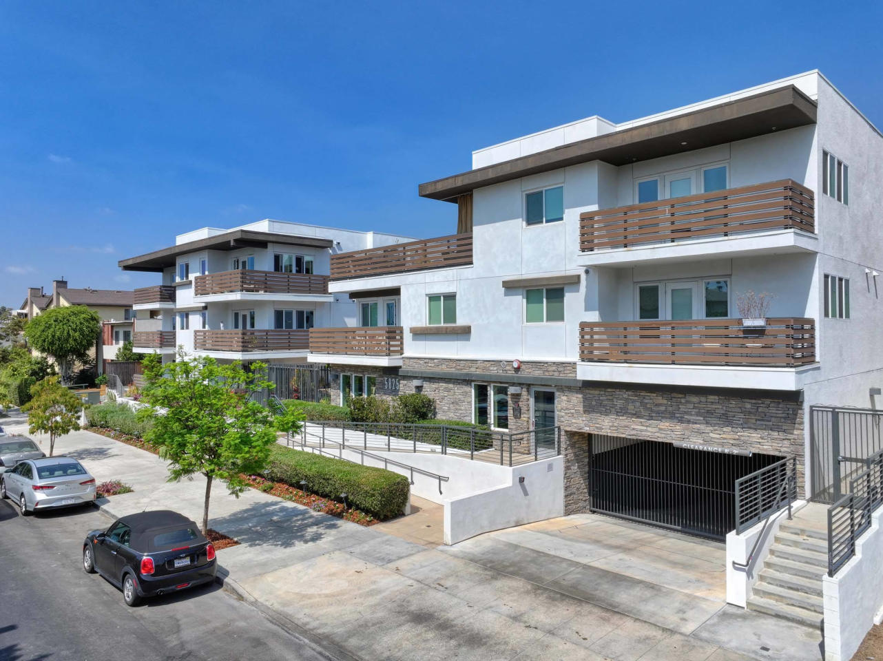 The Metropolitan at Larchmont Village Image 31