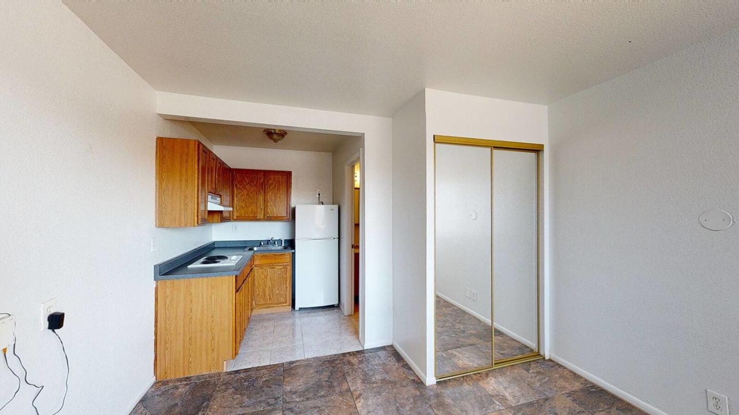 Sunset Sound Studio Apartments Image 19
