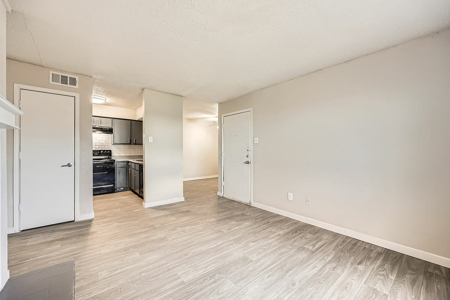 500 Flats Image 74